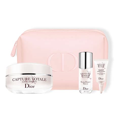 coffret dior trousse|3 produits de soin Capture Totale dans une trousse Dior .